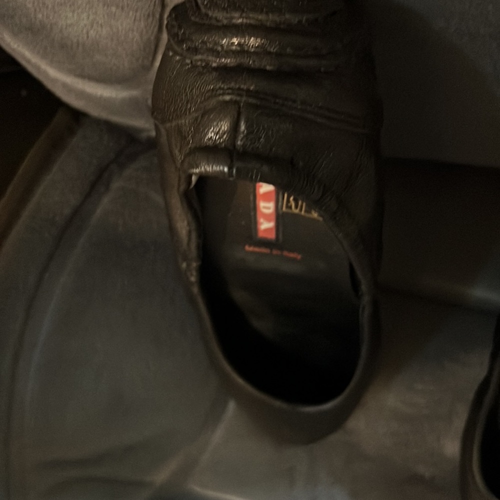 Nice ballerina Prada , black size 5.5 exelent condition.